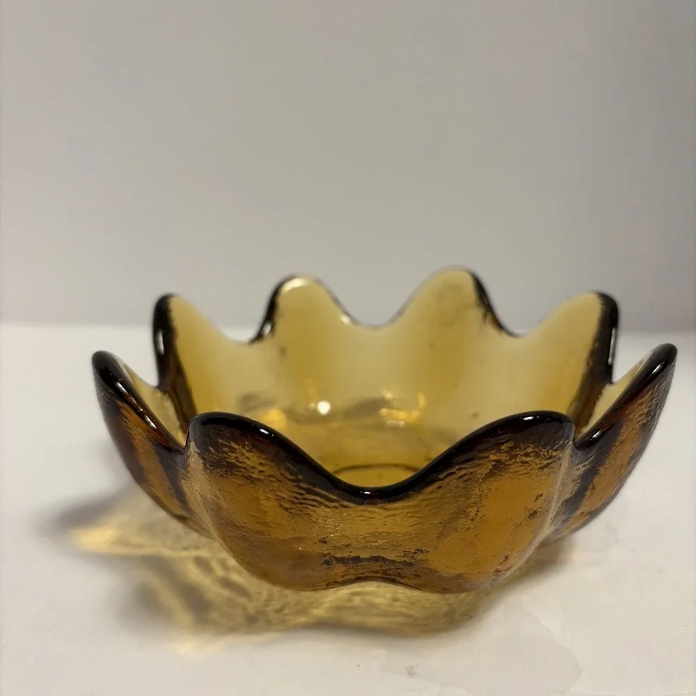 Vintage Blenko Glass Yellow Amber 8 Petal Lotus Bowl 5.5
